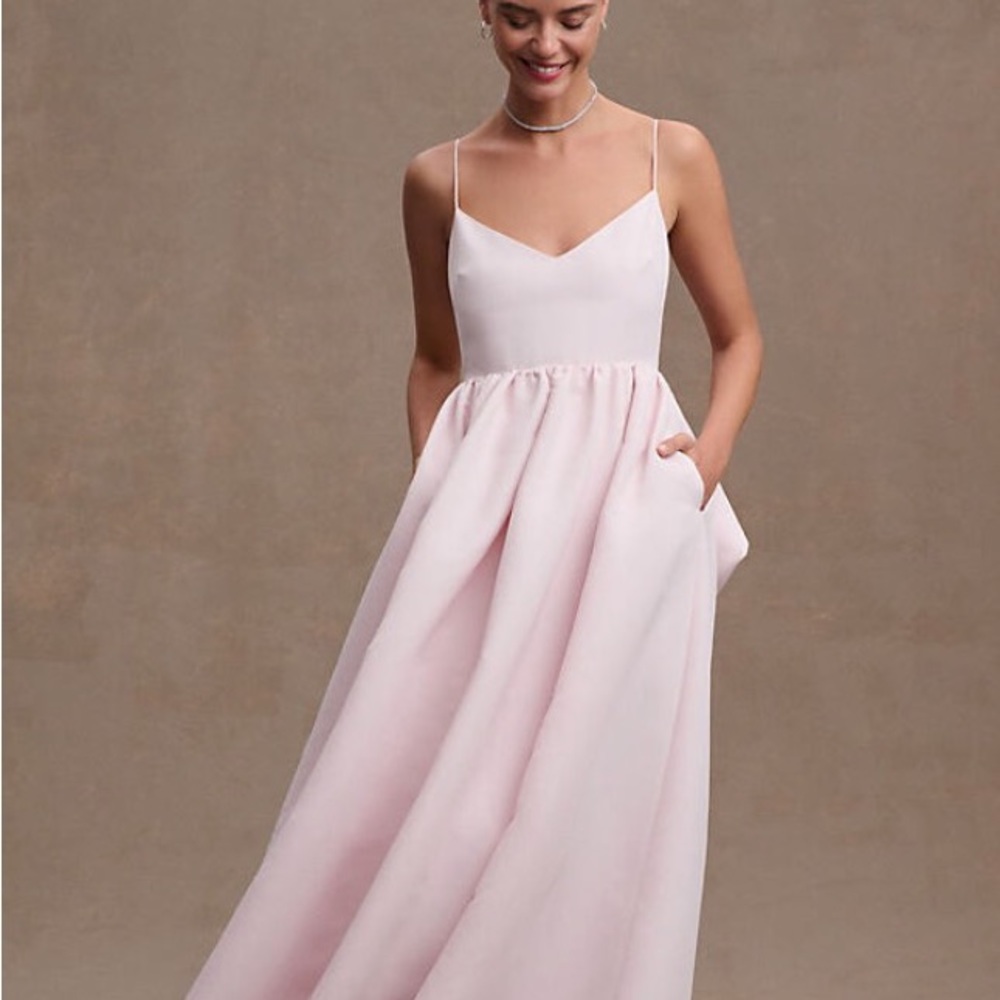 NWT Sachin and Babi Hadley v-neck back now empire gown in pink. Size 6